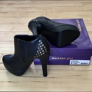MADDEN GIRL Vixxenn Black Studded Platform Booties